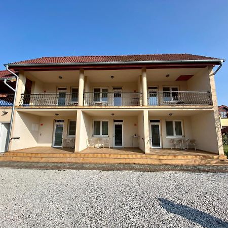 Apartmanovy Dom Flora Veľký Meder Eksteriør billede