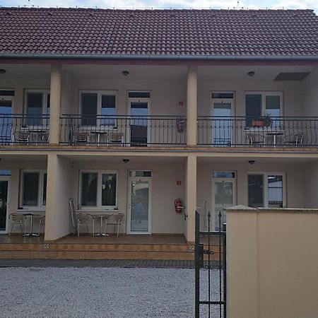 Apartmanovy Dom Flora Veľký Meder Eksteriør billede
