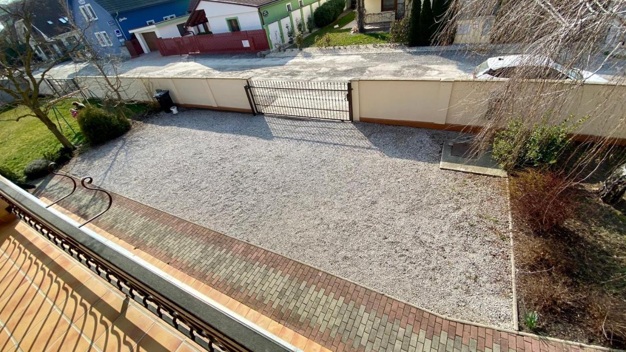 Apartmanovy Dom Flora Veľký Meder Eksteriør billede